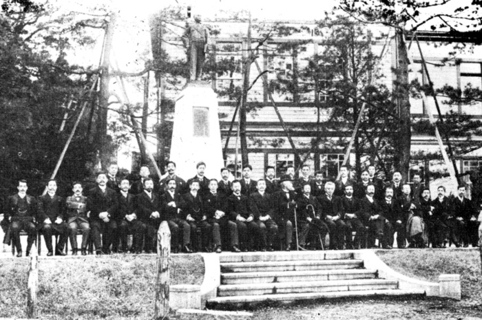 Љw4LOʐ^BNbNΑ唻ʐ^ʉʂŏo܂B